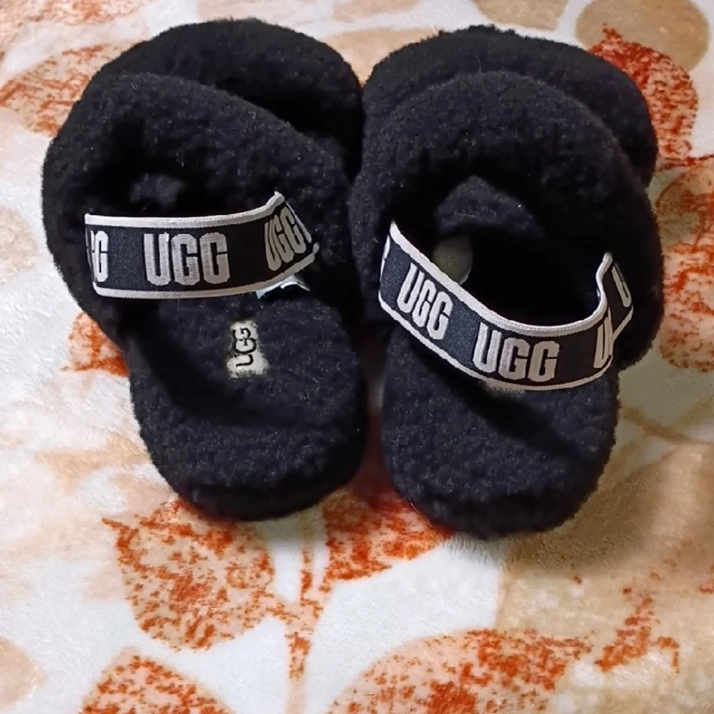 UGG Black Fuzzy For‎ Girls Size 4